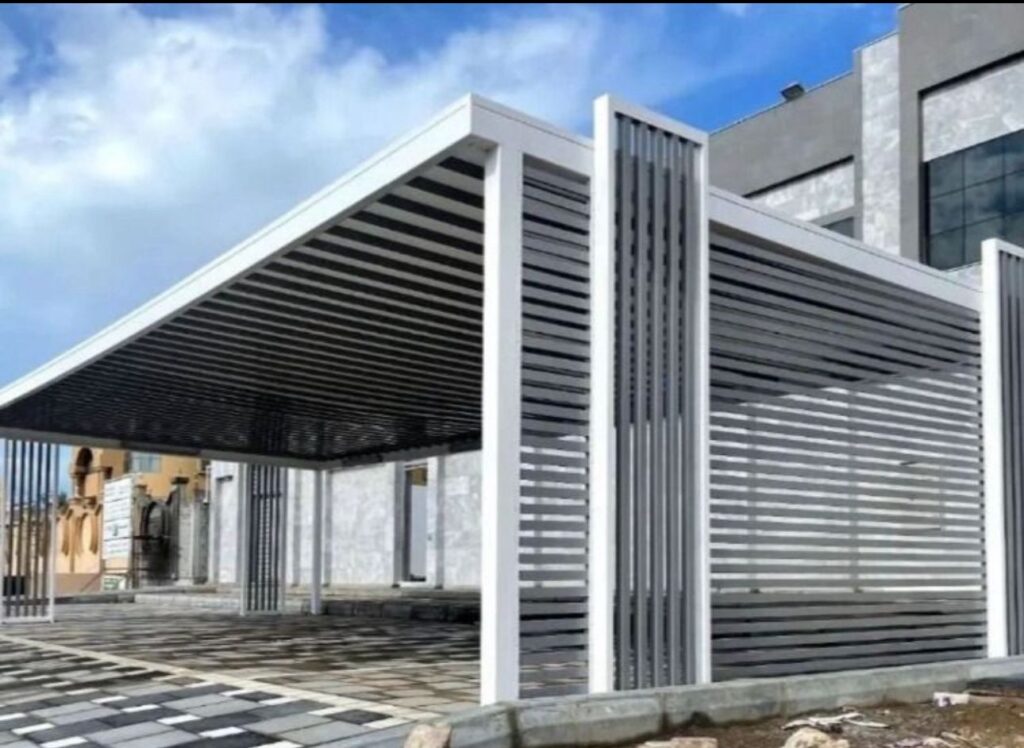 مظلات مواقف السيارات